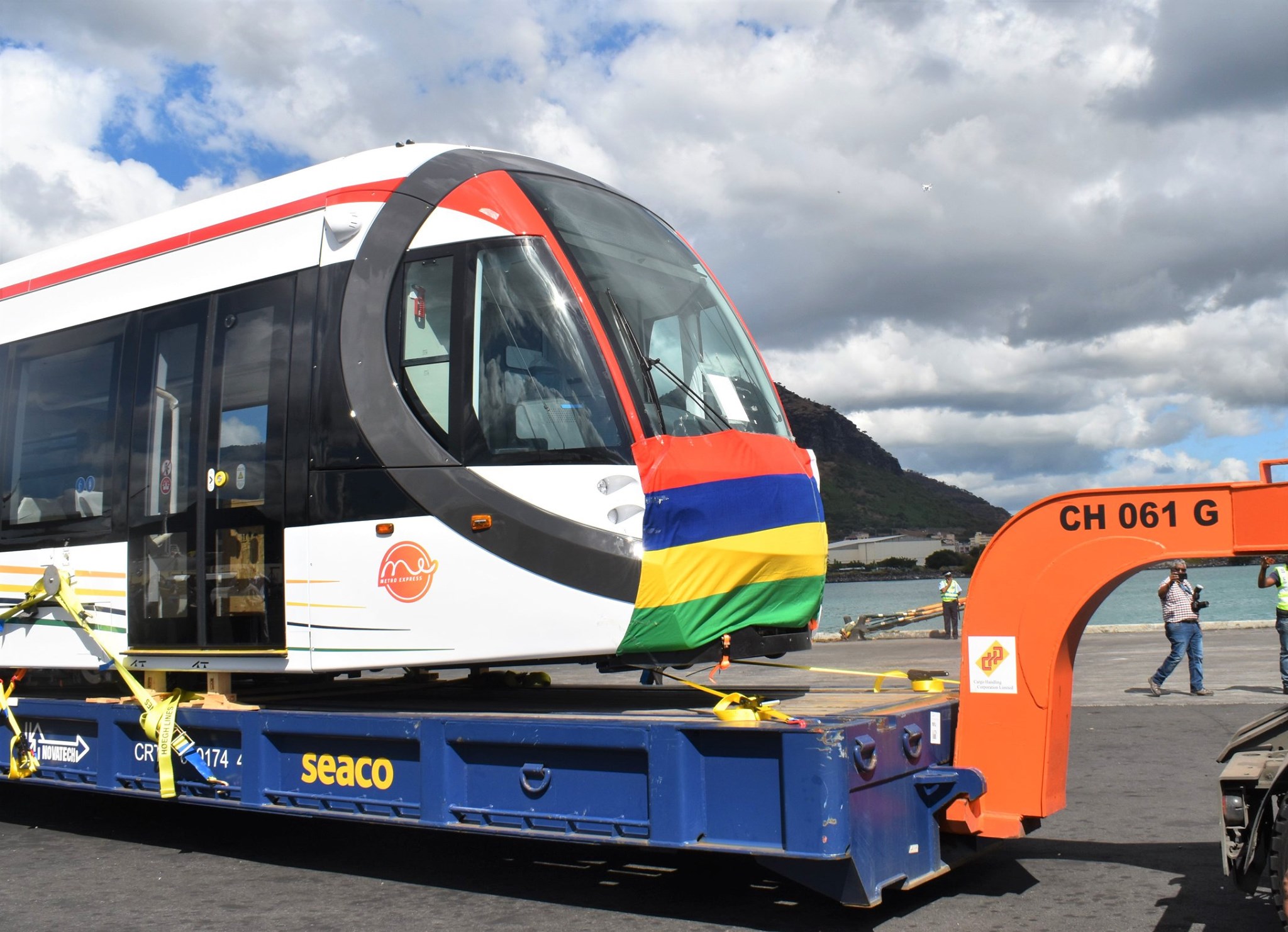 Mauritius Metro Express - First Train Arrives