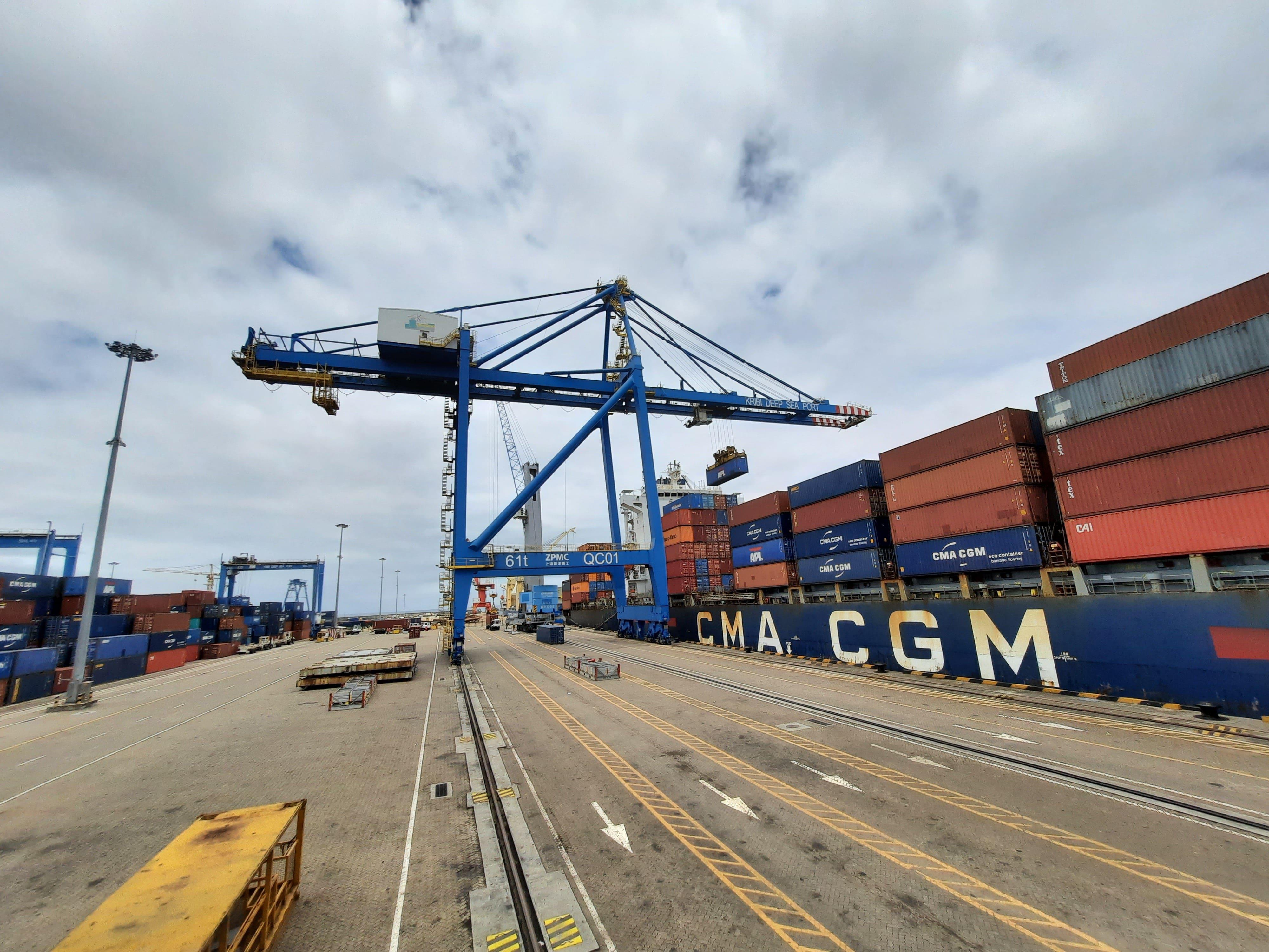 Bolloré Transport & Logistics Cameroun Carries Out A Special Boarding Operation Of 9,000 Tons Of Cotton At The Port Of Kribi