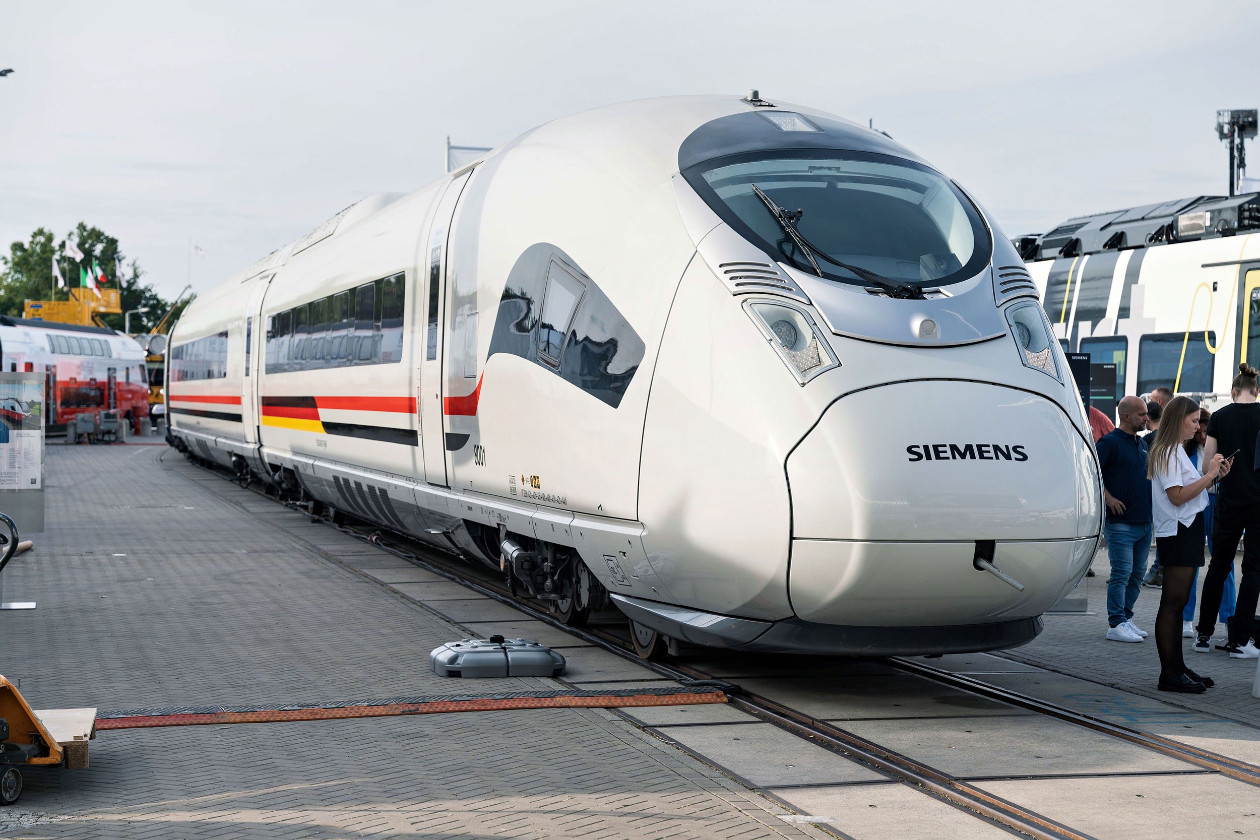 Siemens Mobility Presents First Velaro High-Speed Train for Egypt at InnoTrans, Berlin